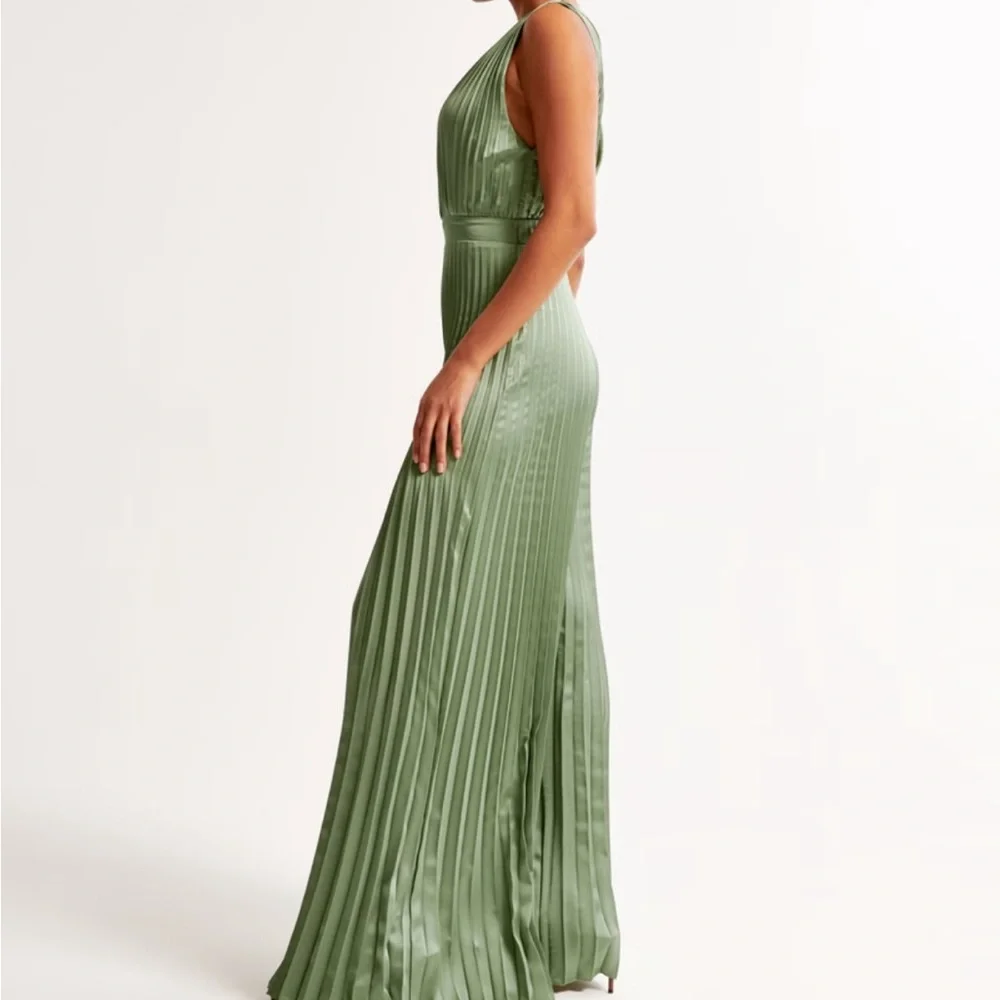 Abercrombie Giselle Pleated Jumpsuit in Green - Picture 5 of 11